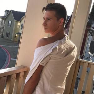 Meet your Posher, Cameron